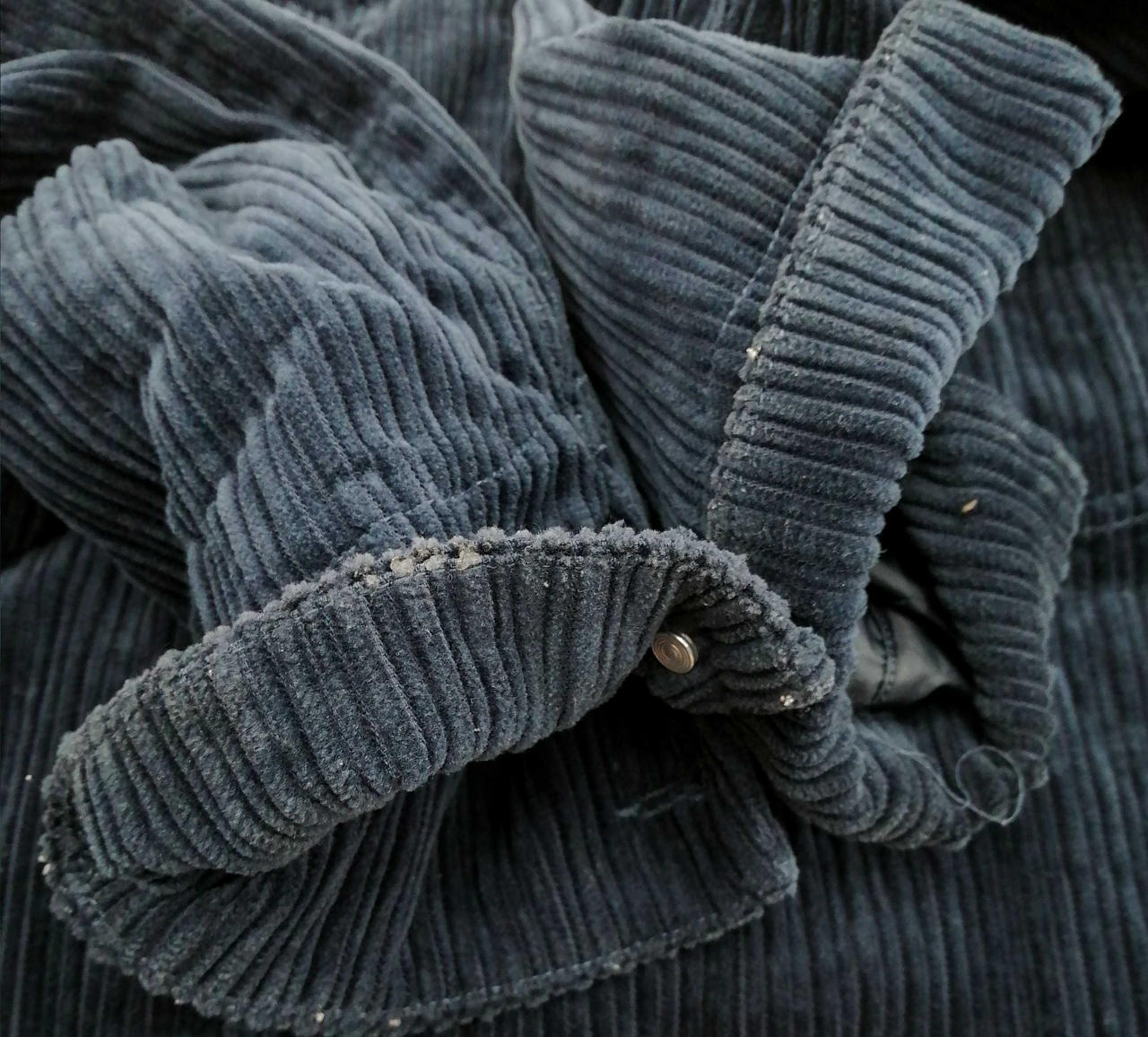 袖口擦れと汚れ