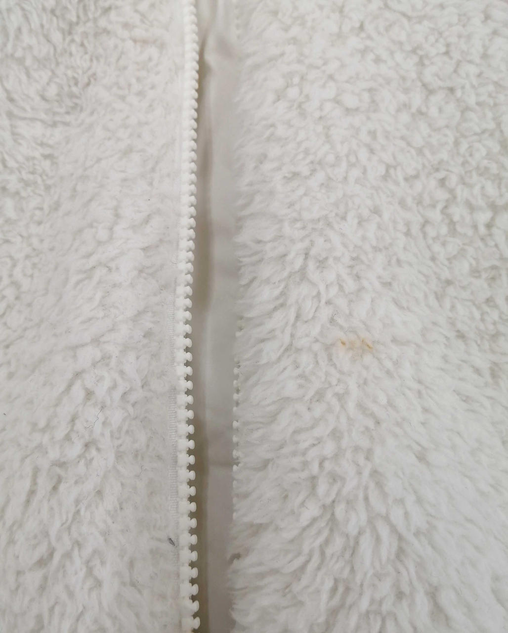 ファスナー周り汚れ