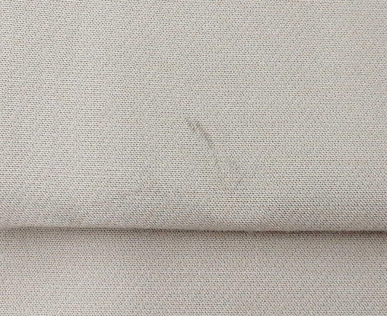 裾部分に汚れ有り
