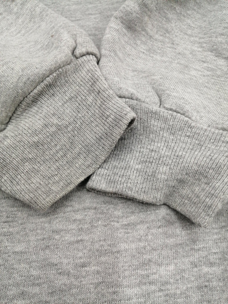 袖わずかに汚れ