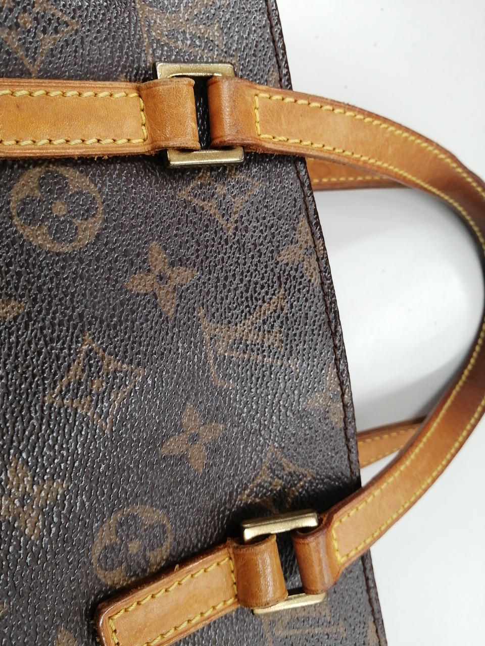 ハンドルの擦れと金具の傷