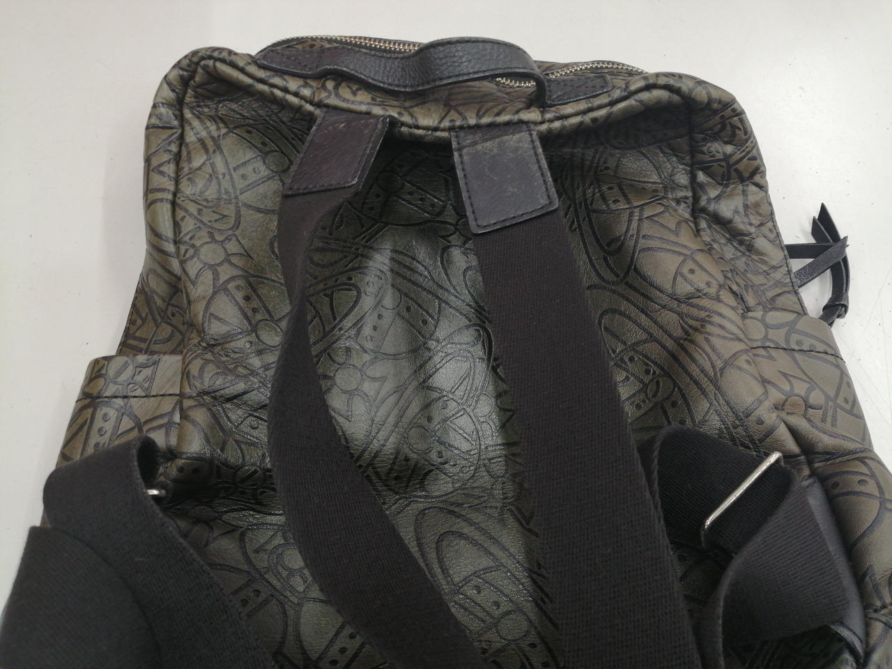 全体的な色褪せ