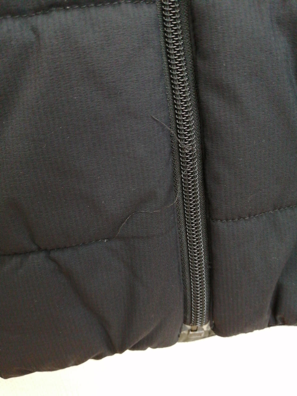 糸ホツレがございます。