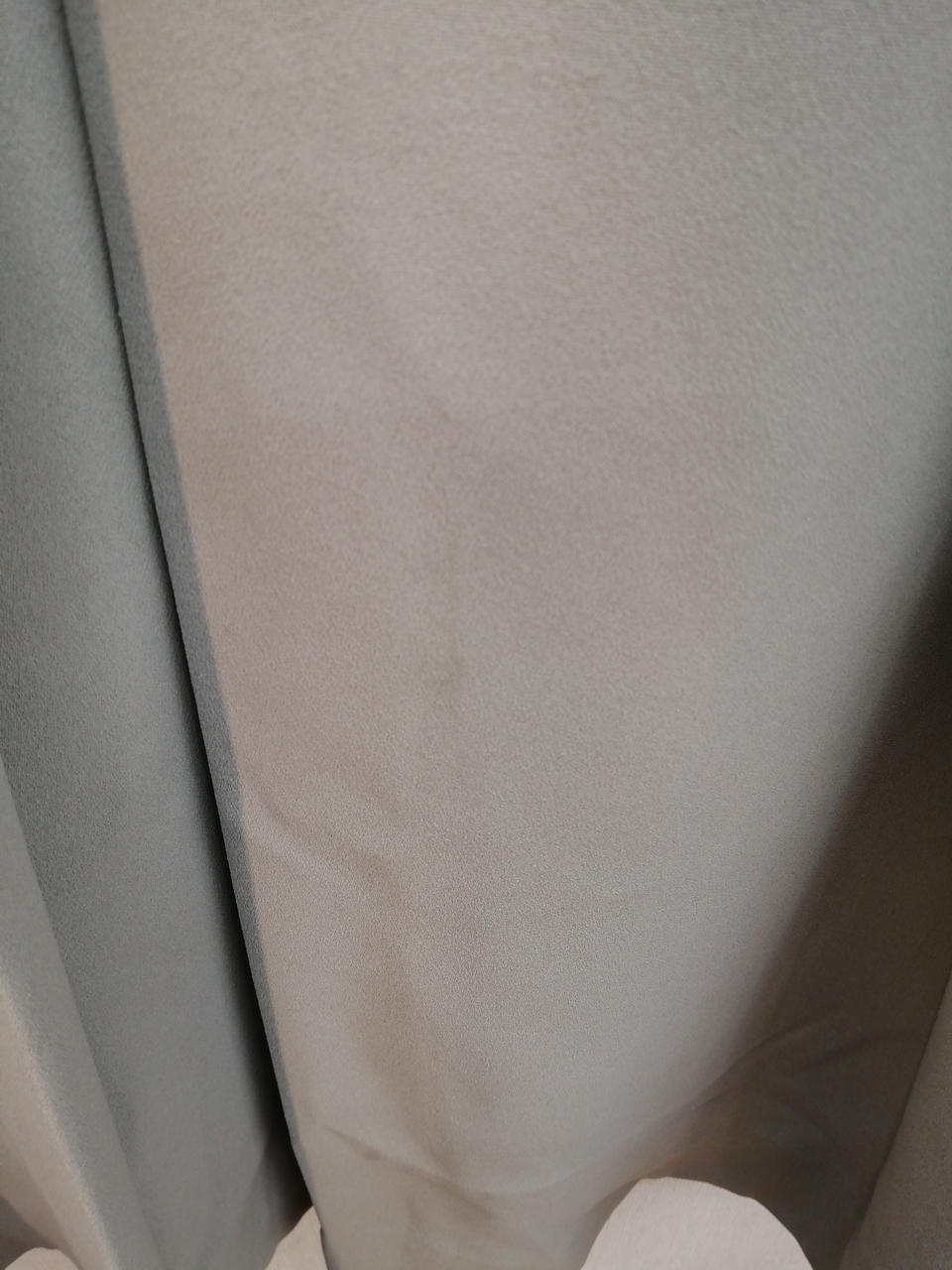 背中部分シミ有り