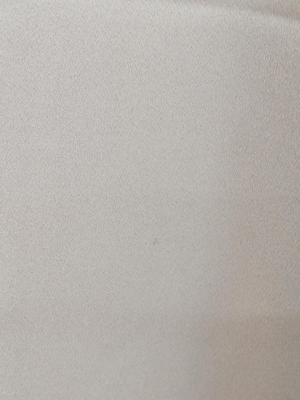 表面胸部分小さなシミあり