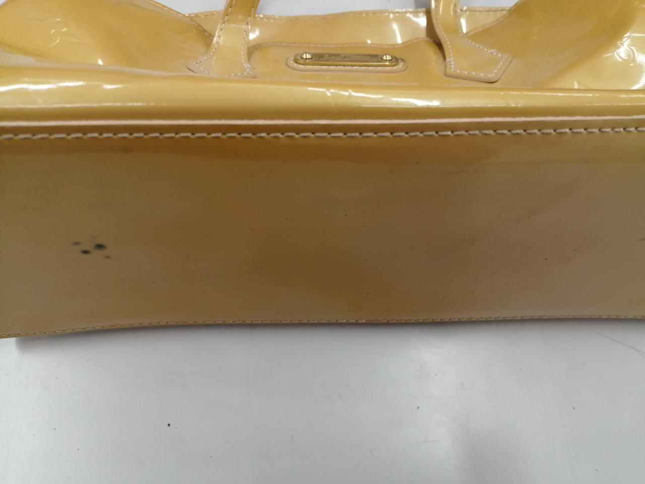 バッグ底傷と汚れ