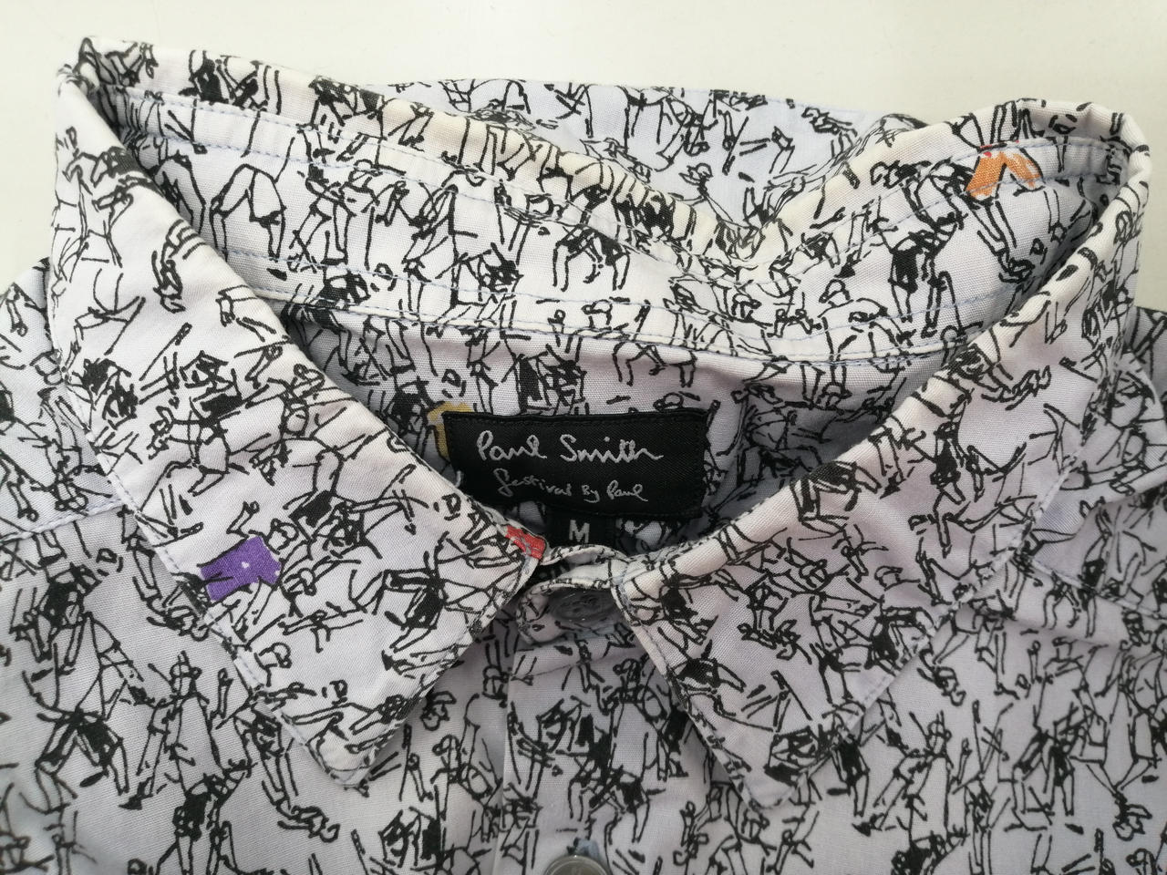 襟目立つ色焼け