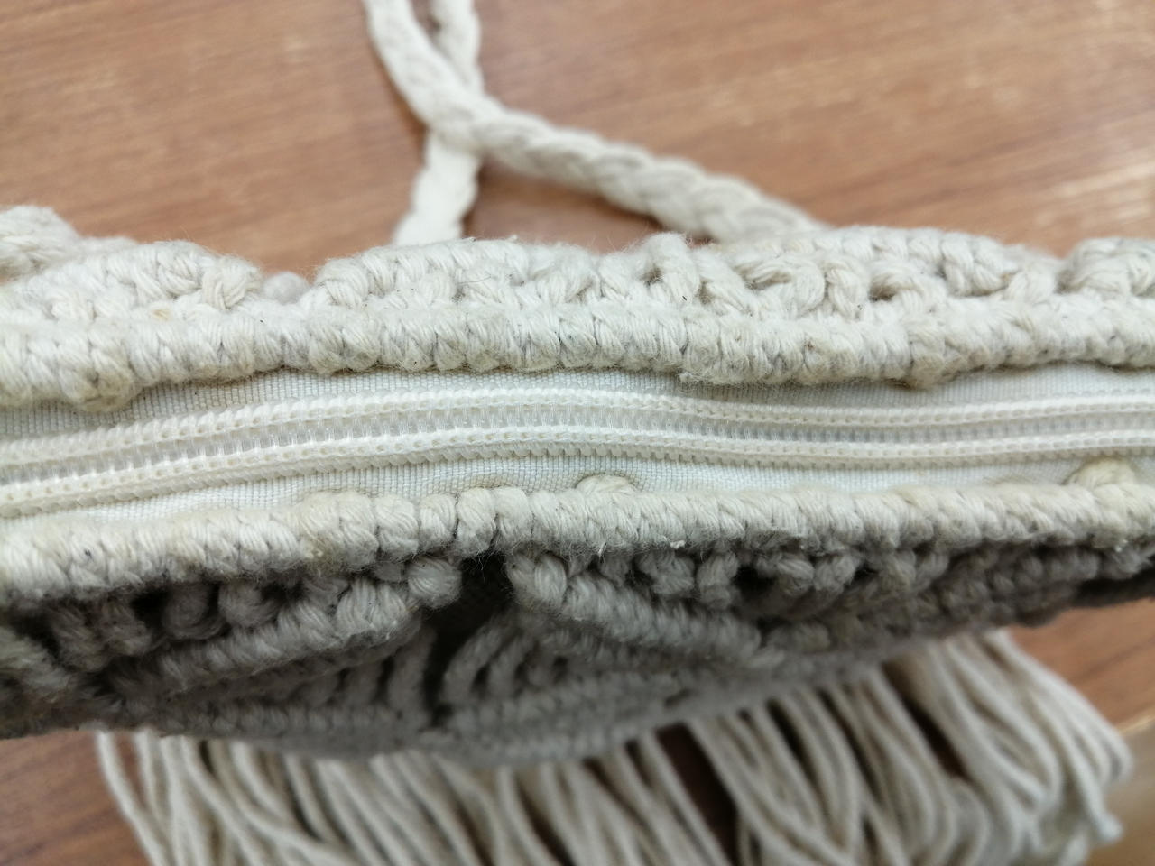 ファスナー周り汚れ