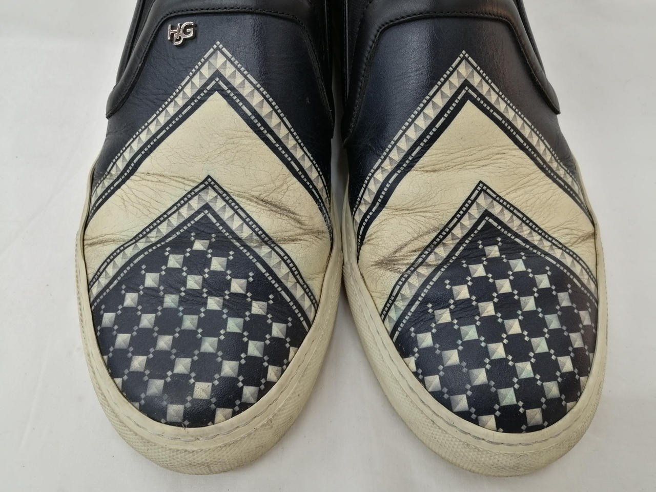 履きじわ、汚れ