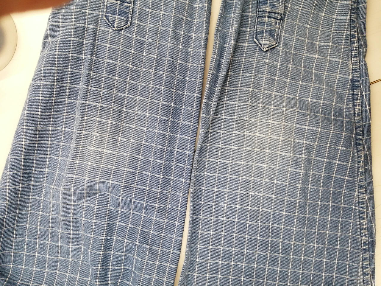 両肘に色落ちあり