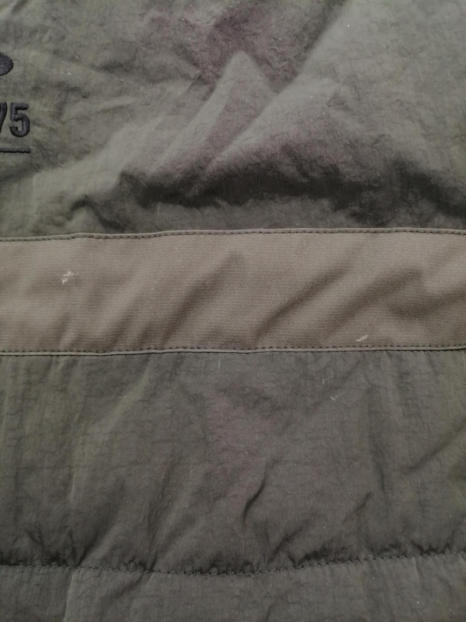 背面に汚れあり