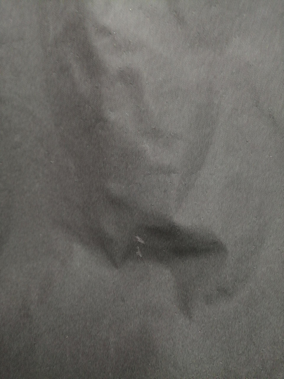 背面に小さい汚れあり