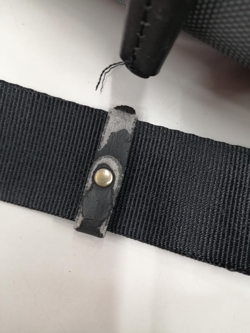 ベルト部分に擦れあり