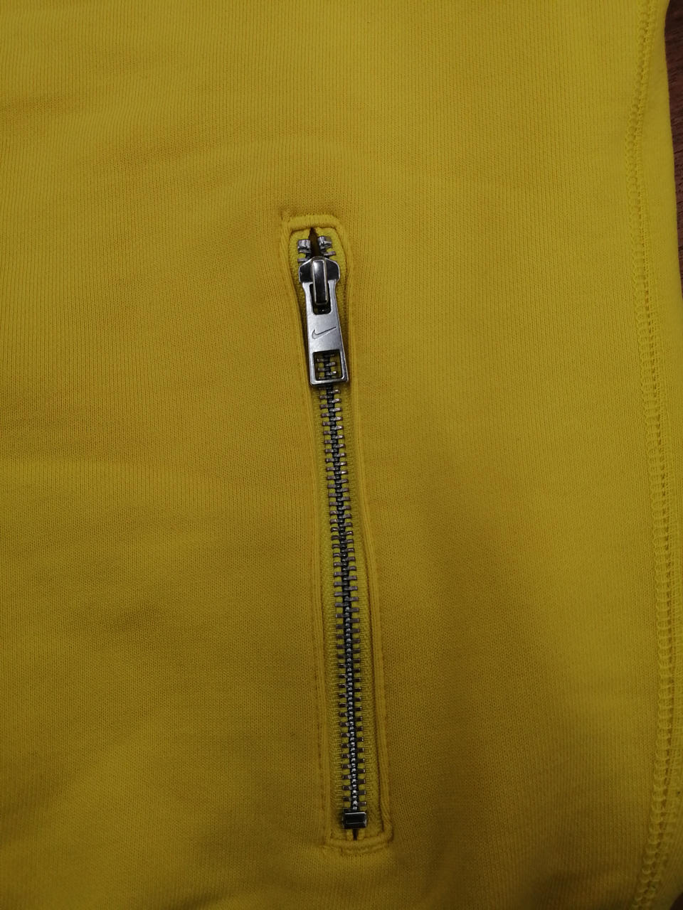 背面にポケットあり