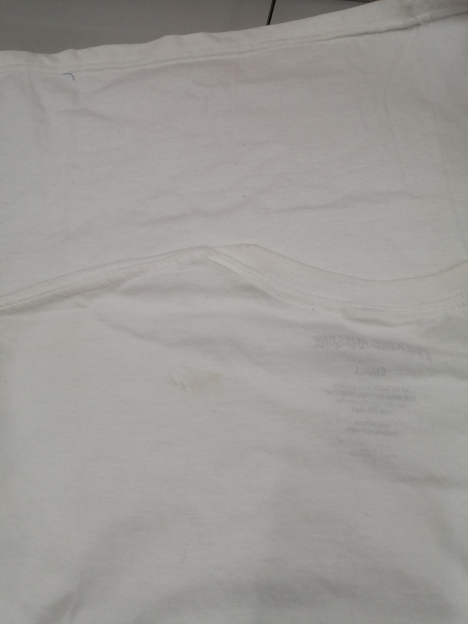 背中部分汚れあり