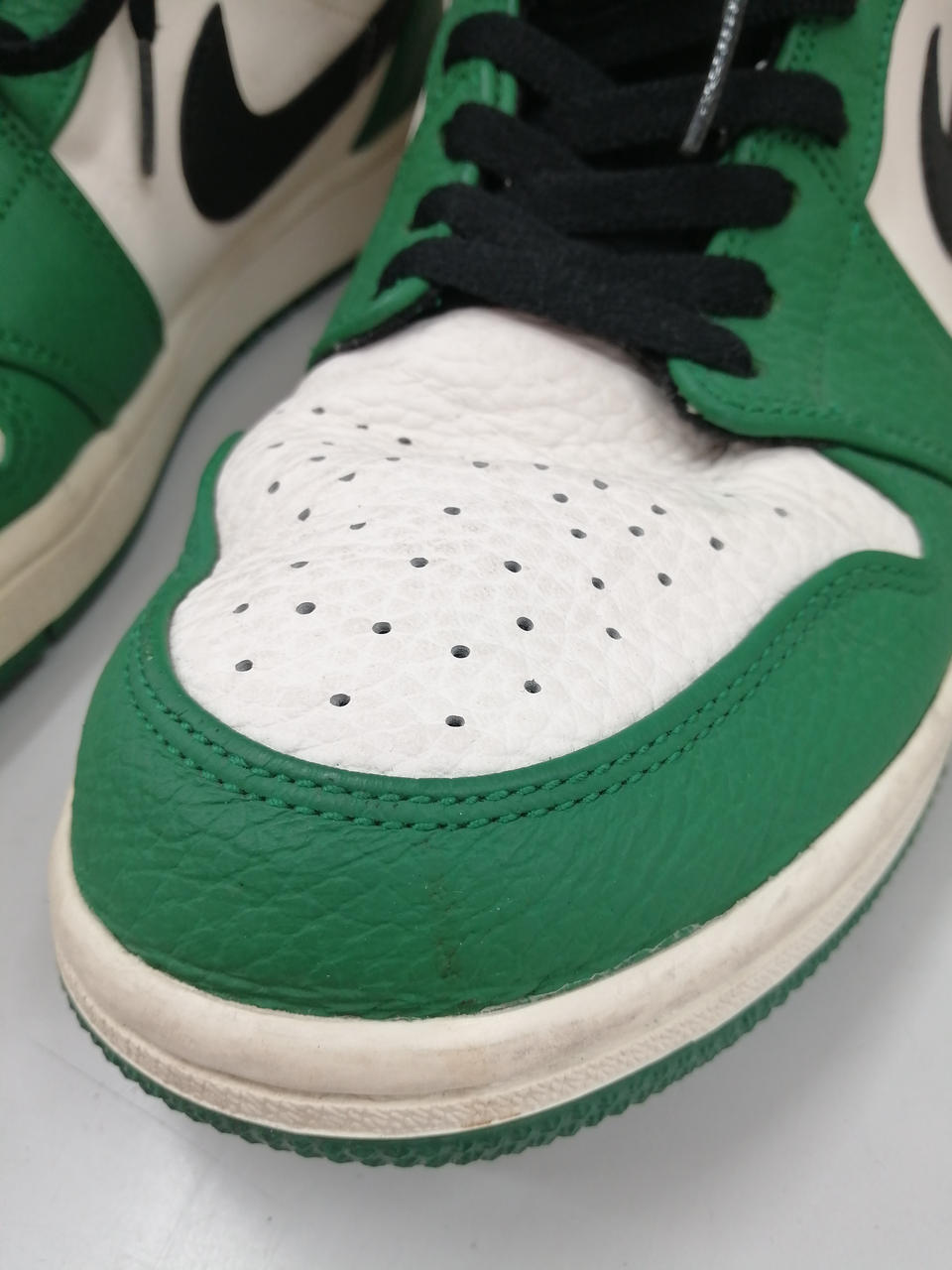 汚れあり、履きシワ