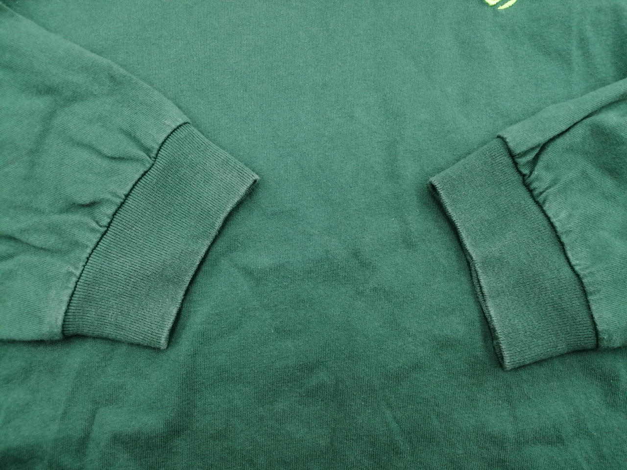 袖元色褪せあり