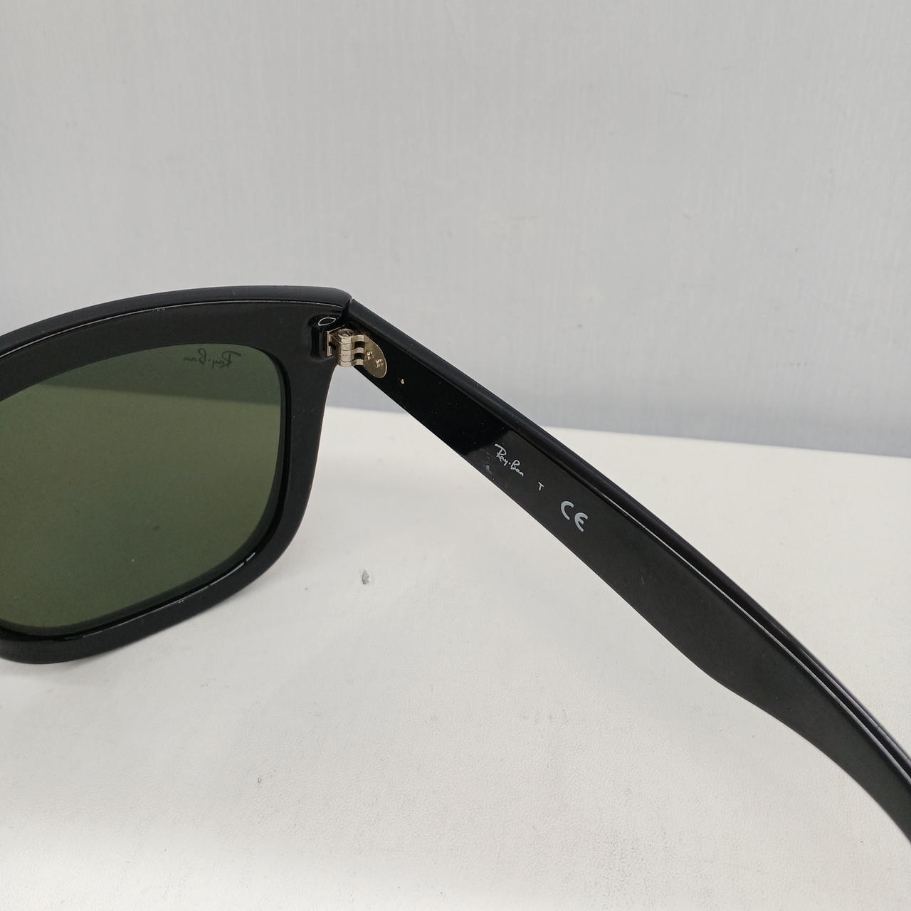 内側、ロゴ剥がれあり