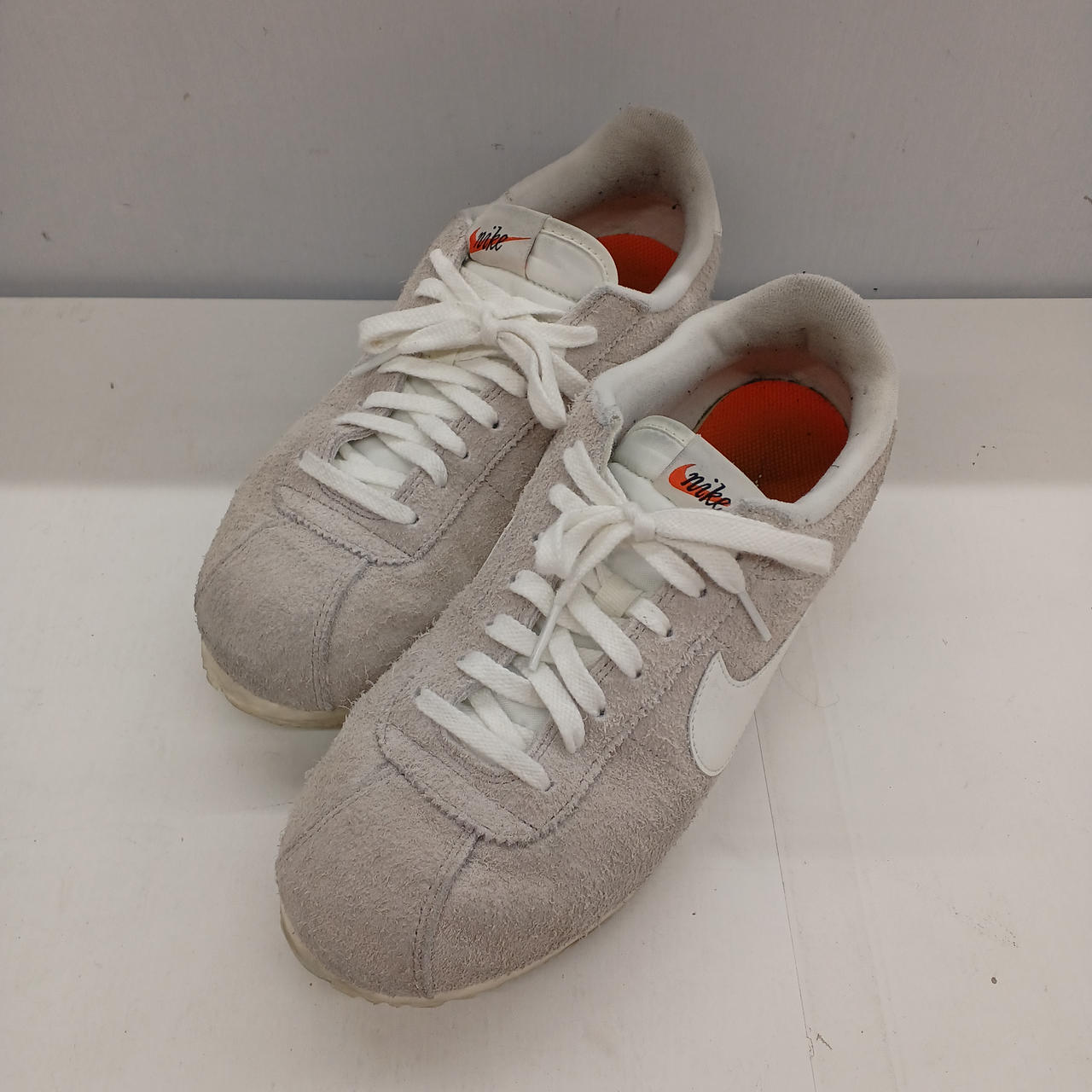 【ナイキ】NIKE CORTEZ SE ★送料・関税込★大人気★ NIKE CORTEZ SE MTLC COOL GREY/BLACK-GUM DARK BROWN（ナイキ