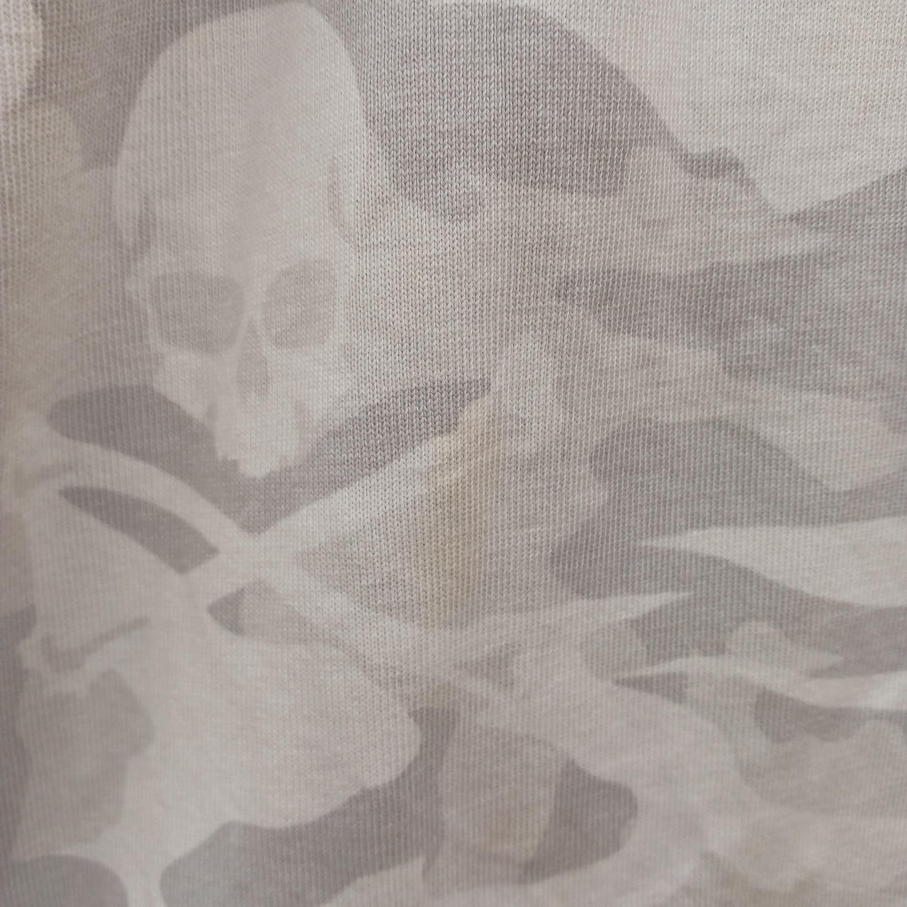 前面中央シミあり