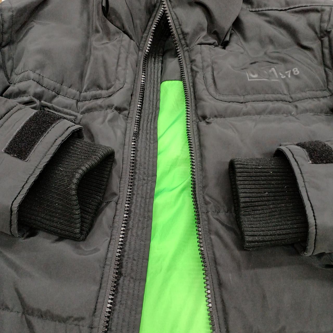 袖口に毛玉、使用感あり