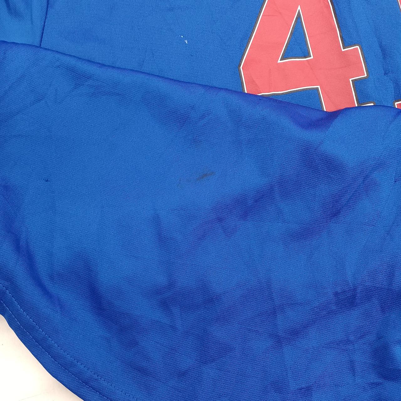 背番号横に白い汚れ、裾の方に汚れあり