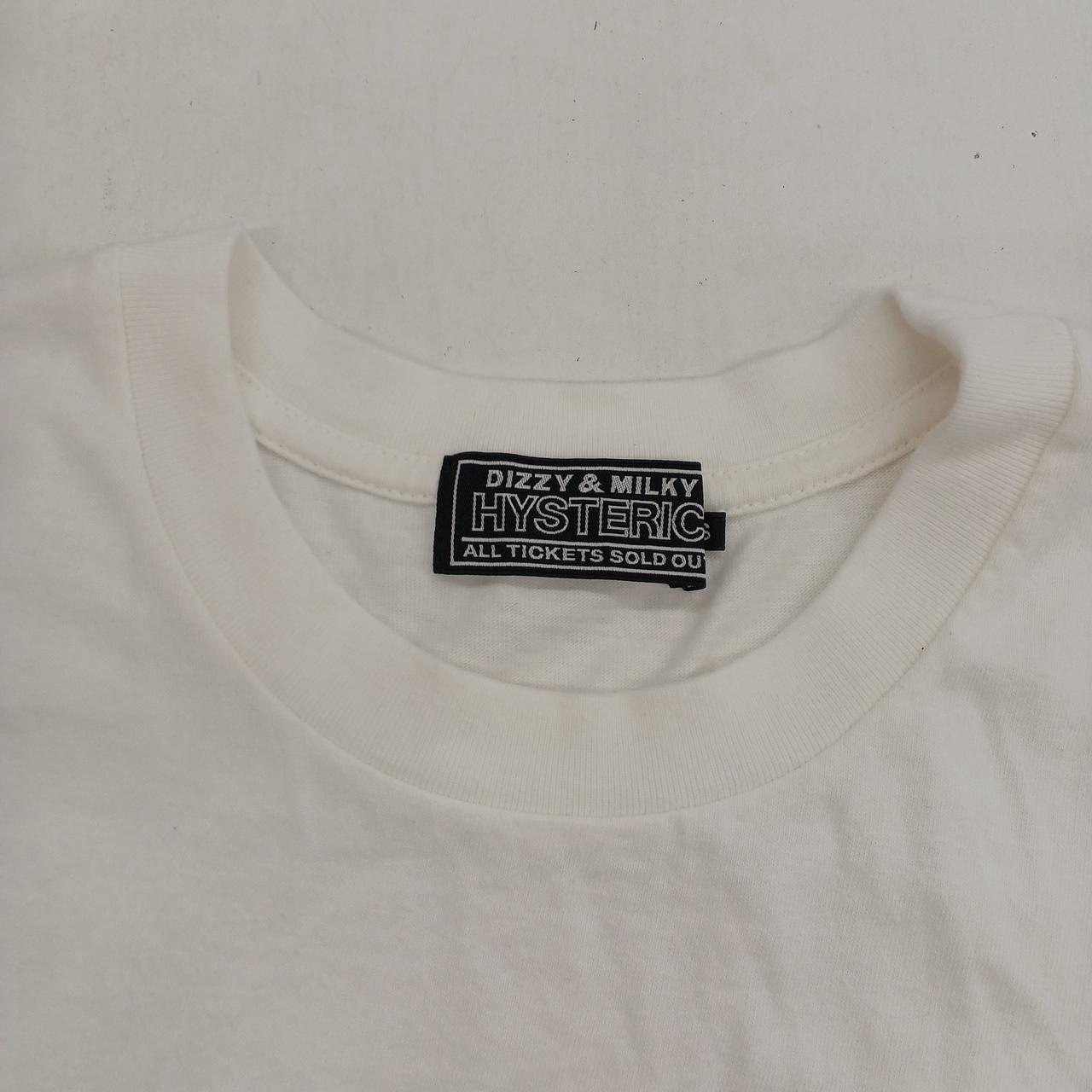 襟ぐりに目立った汚れなどはございません