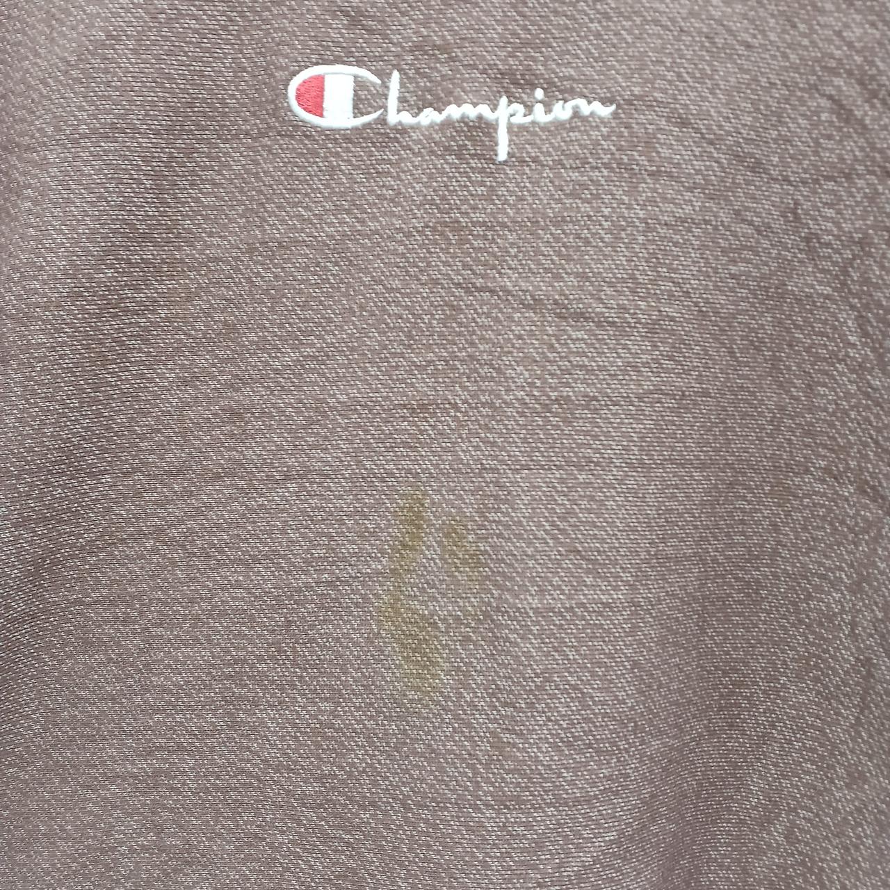 正面中央に汚れがございます。