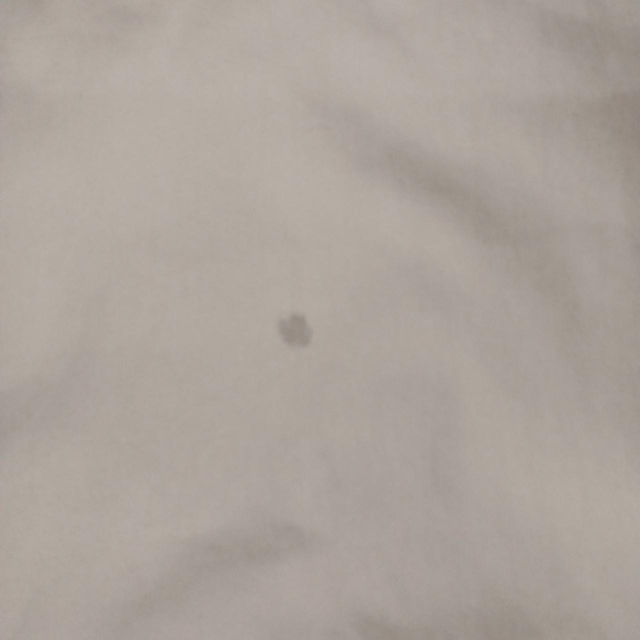 右足側に汚れあり