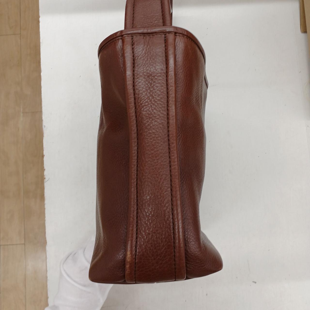 側面にキズがあります。