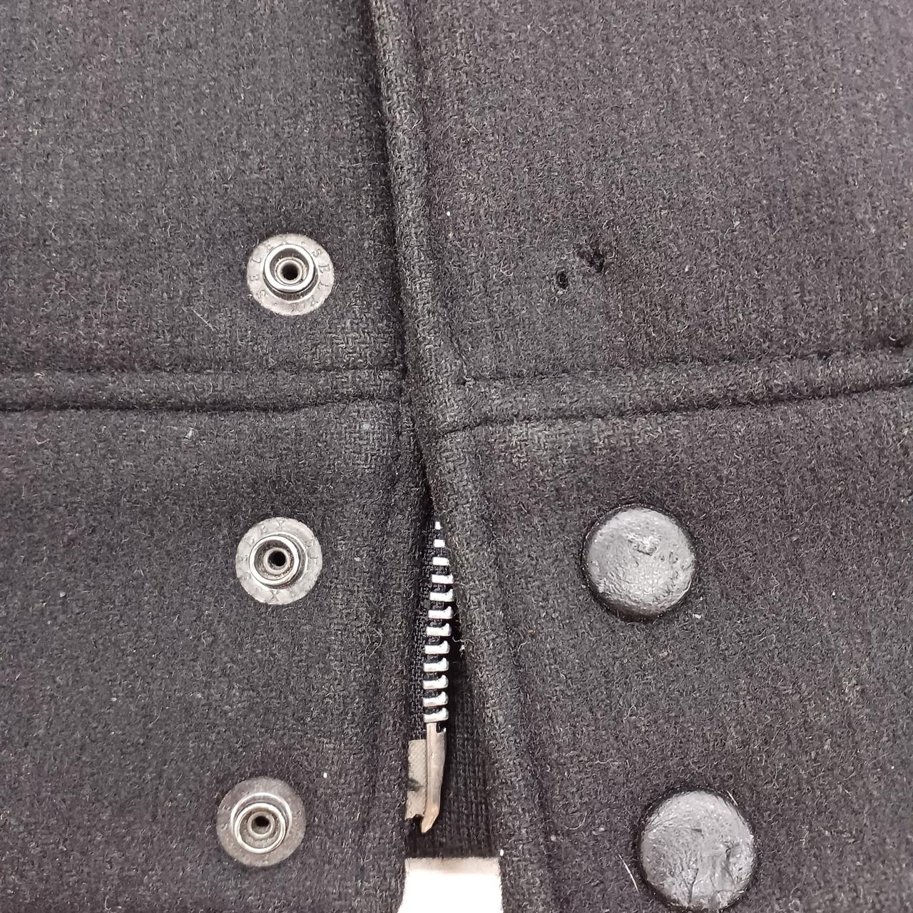 ボタン欠損ございます。