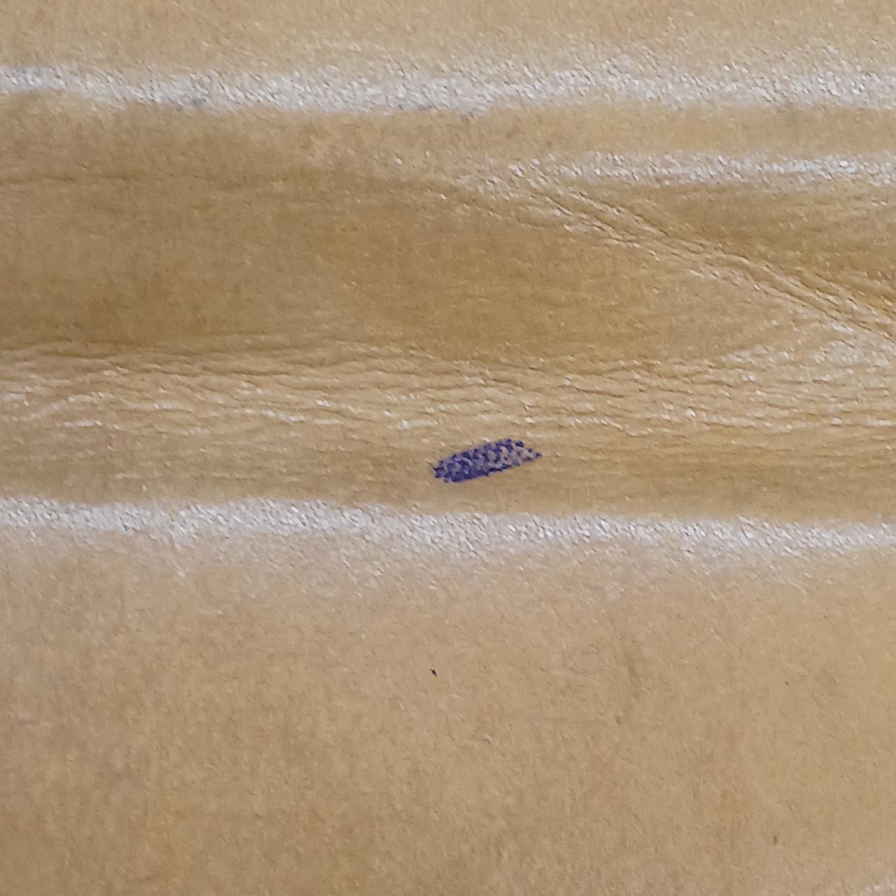 後方部分にお汚れございます。