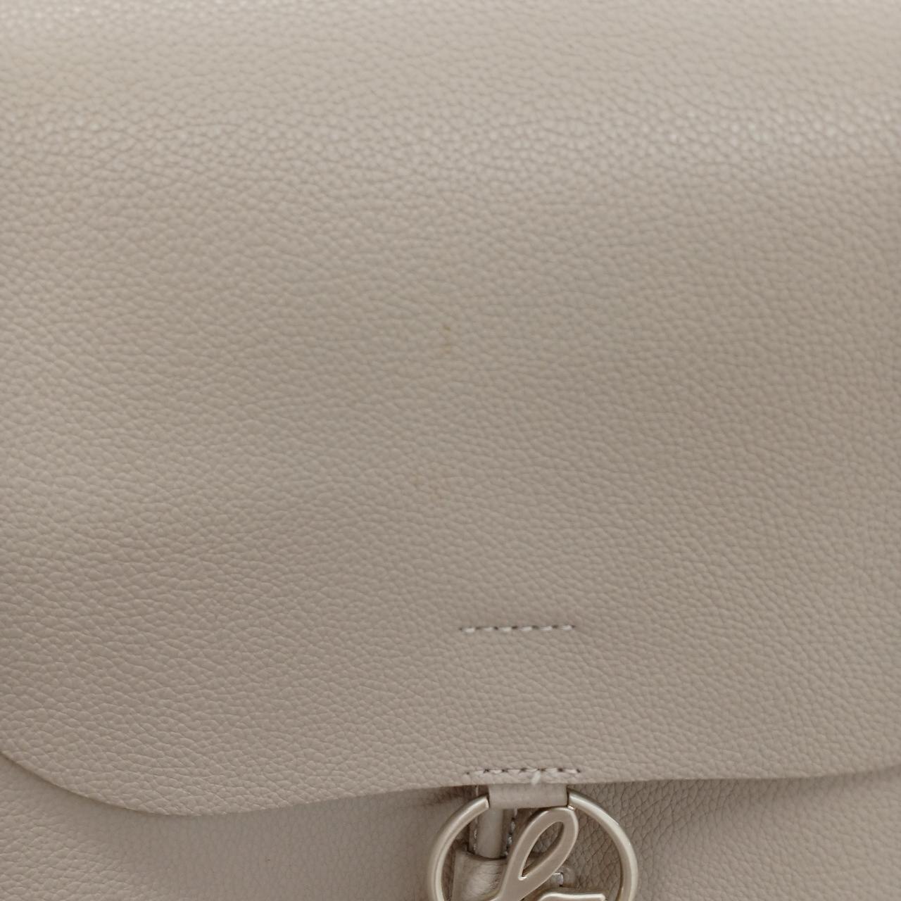 小さな汚れあり