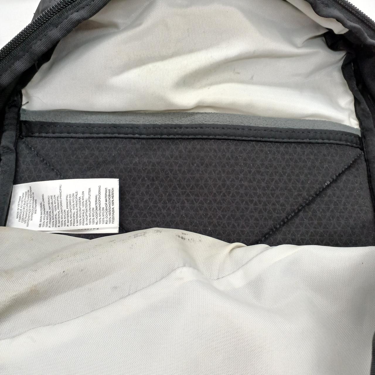 黄ばみ、汚れあり