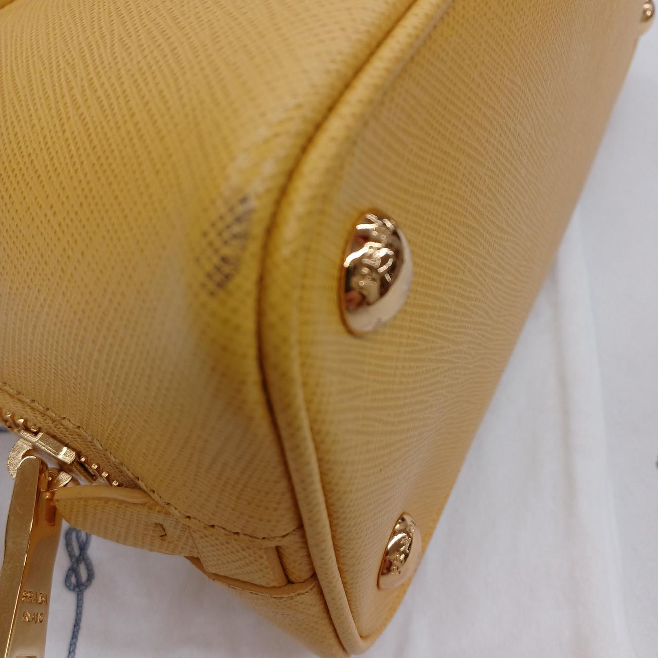 正面右角スレがございます。