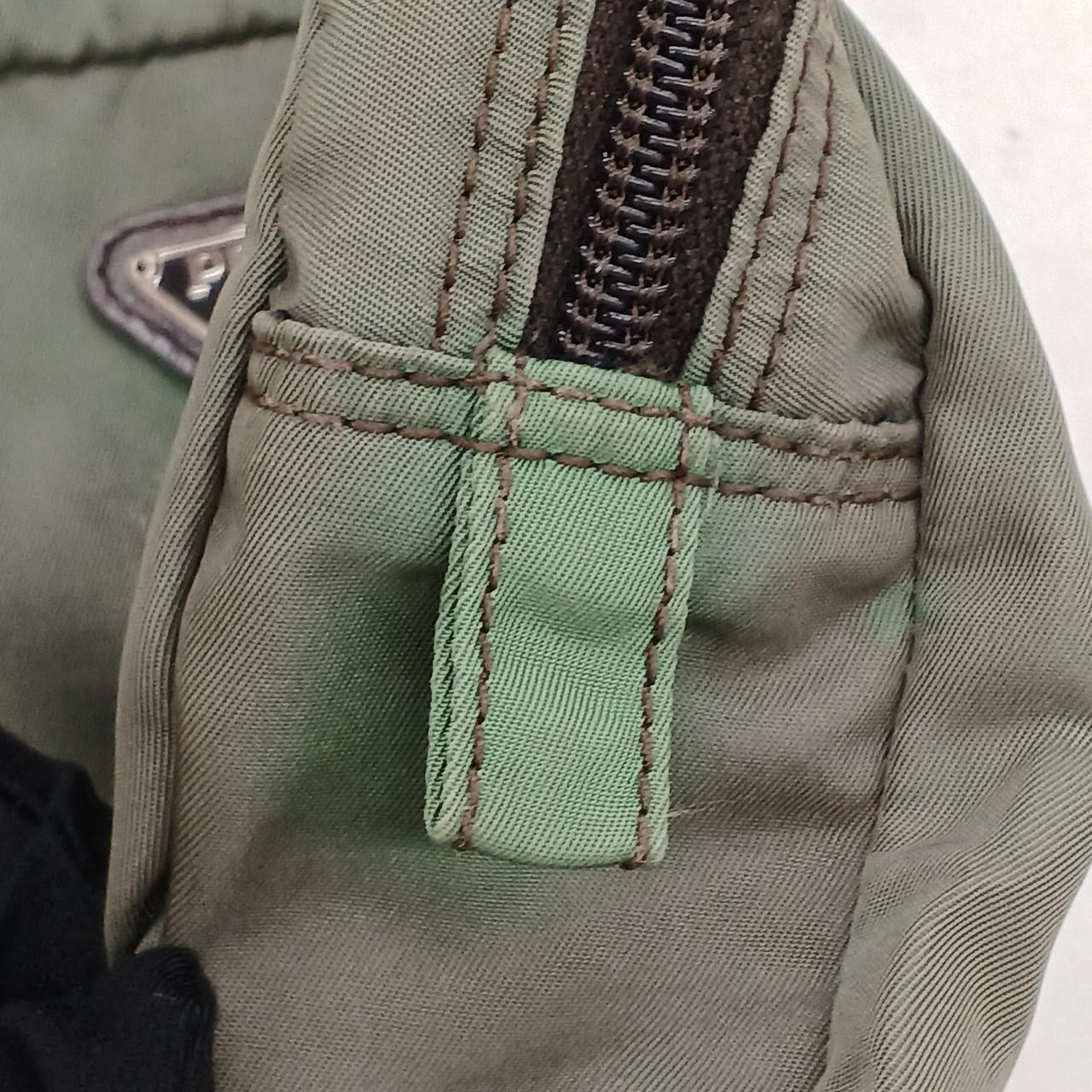 色褪せございます。