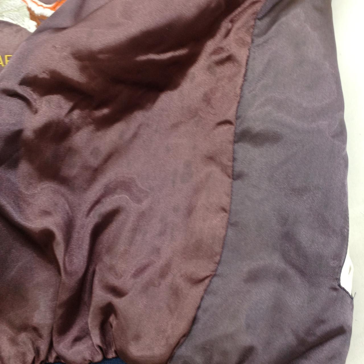 シミや色褪せあり