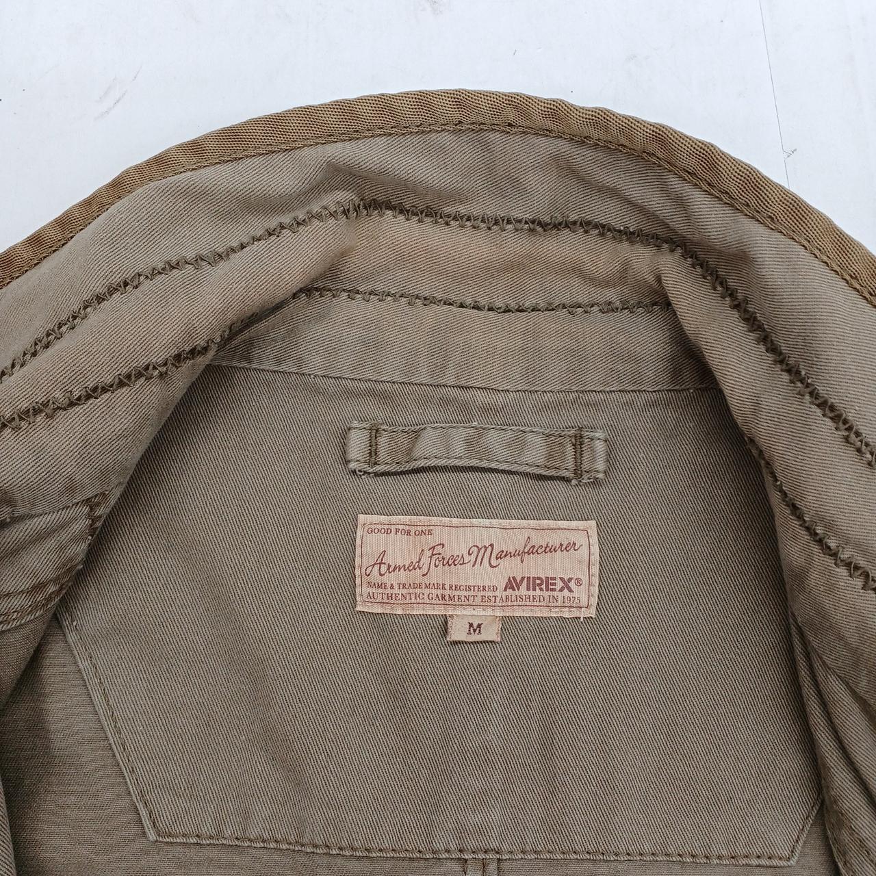 襟ぐりに色褪せあり