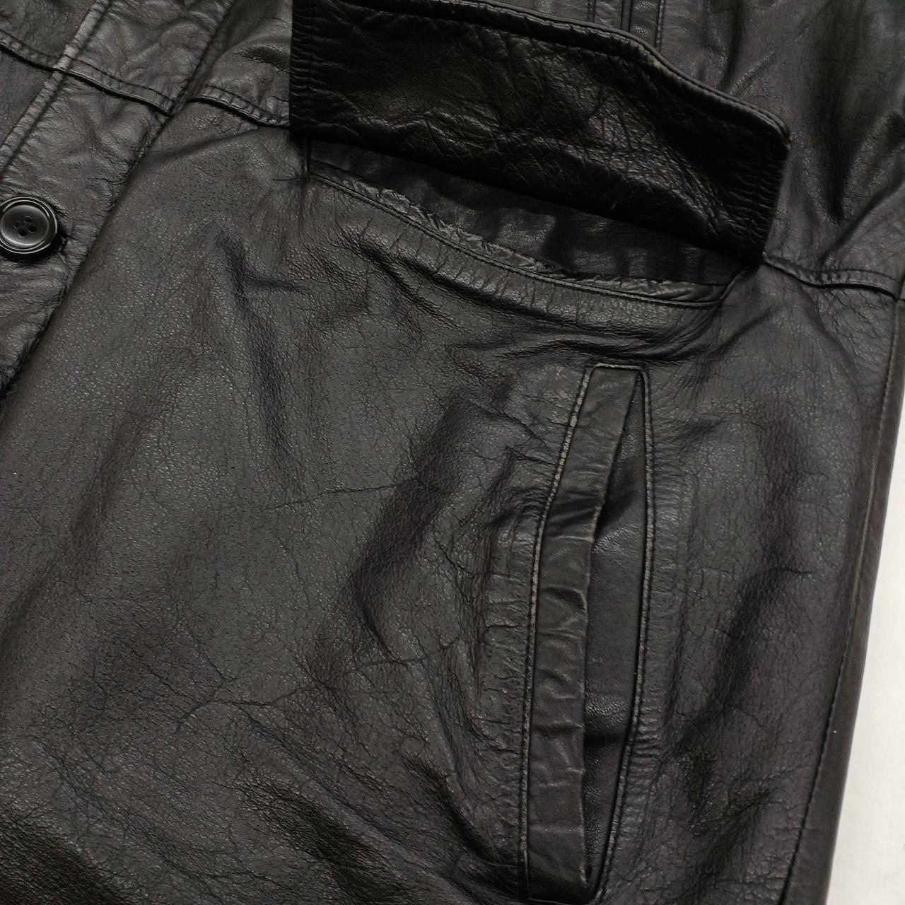 着用によるシワや色褪せあり