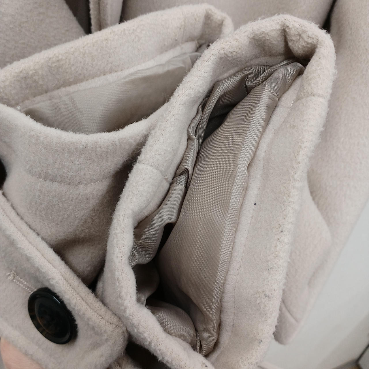 袖口お汚れあります。