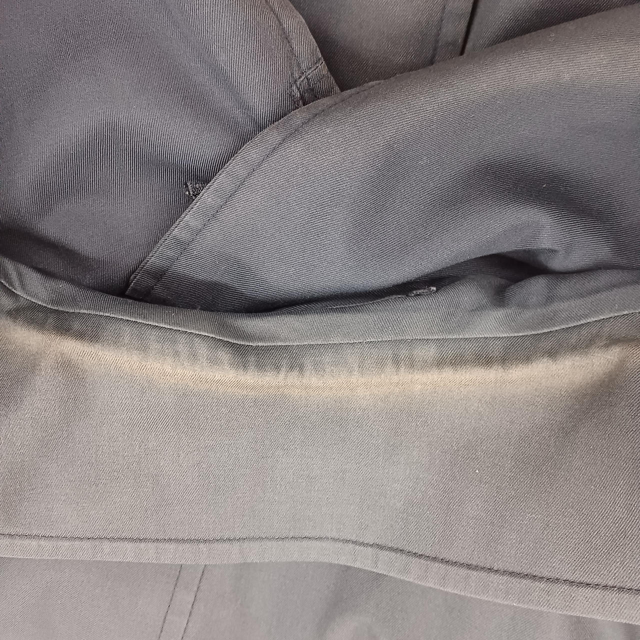 襟ぐり汚れあり