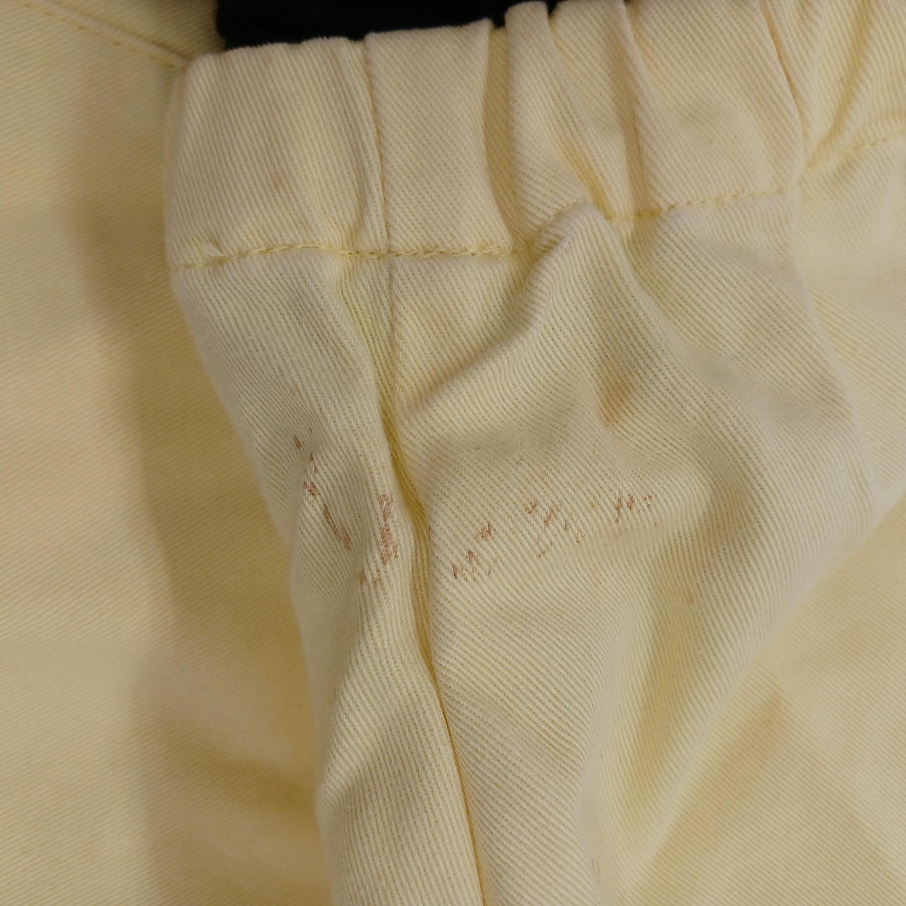 袖口汚れございます。