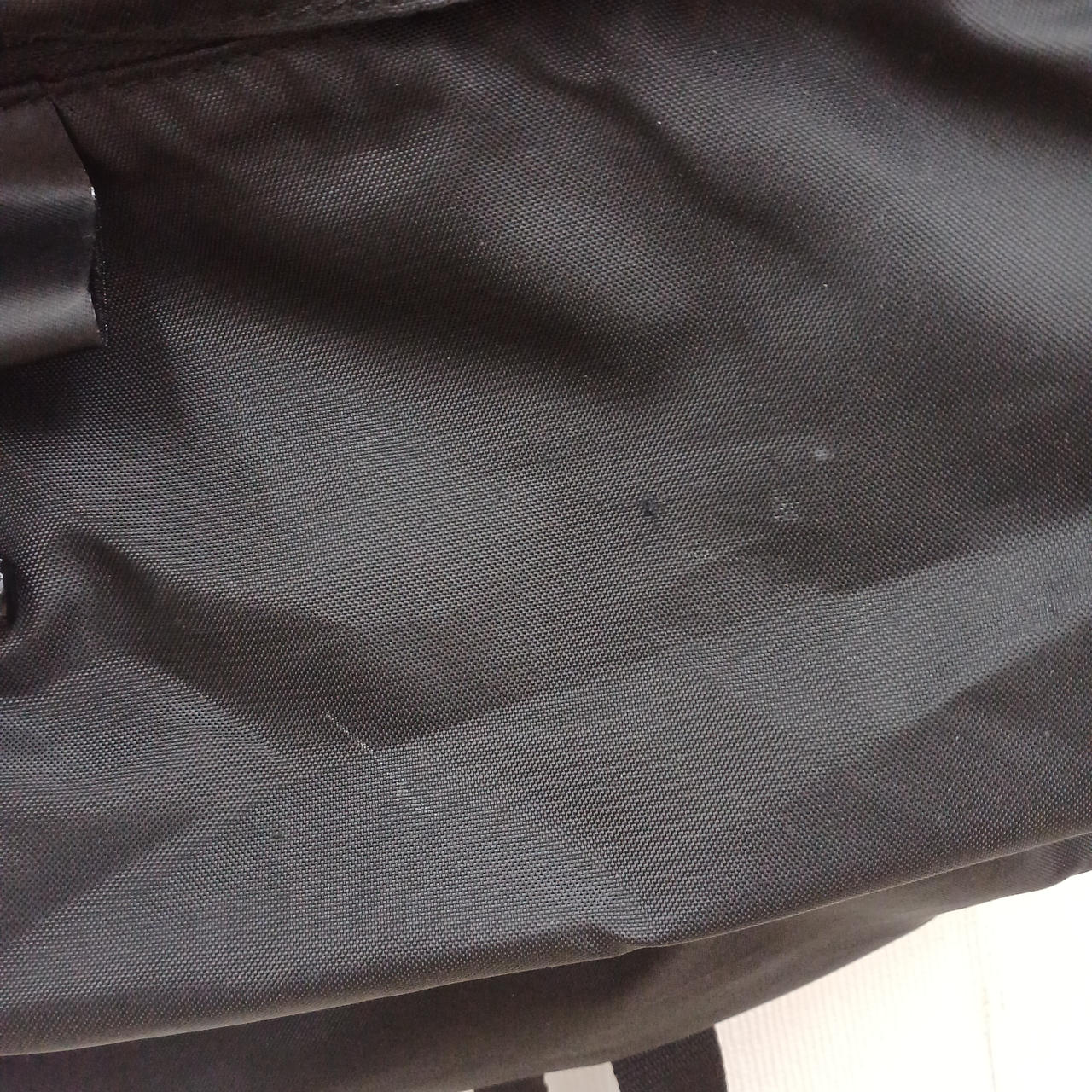 前面ポケット、キズ汚れあり