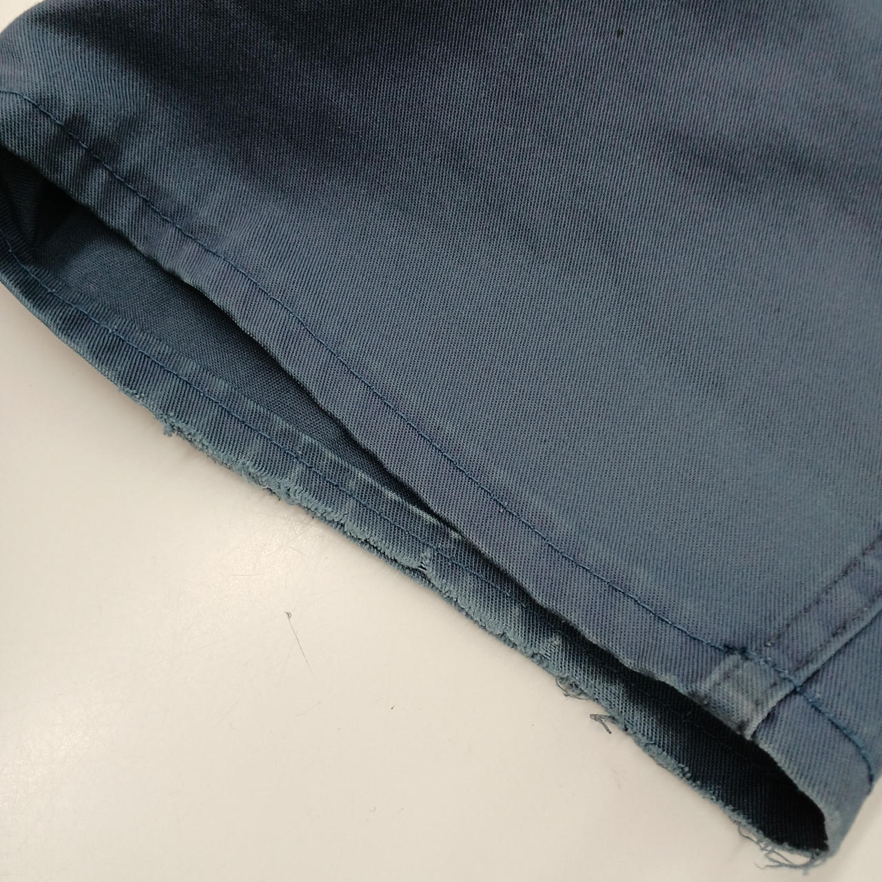 擦れ　破れ
