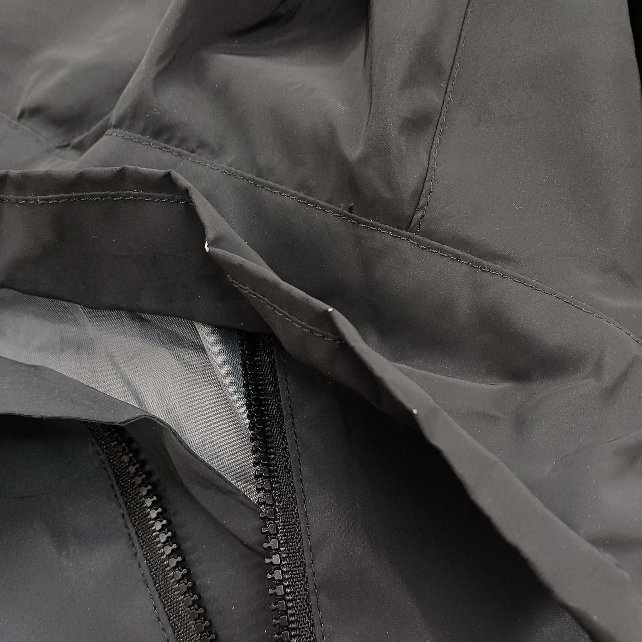 襟ぐりに剥がれあり