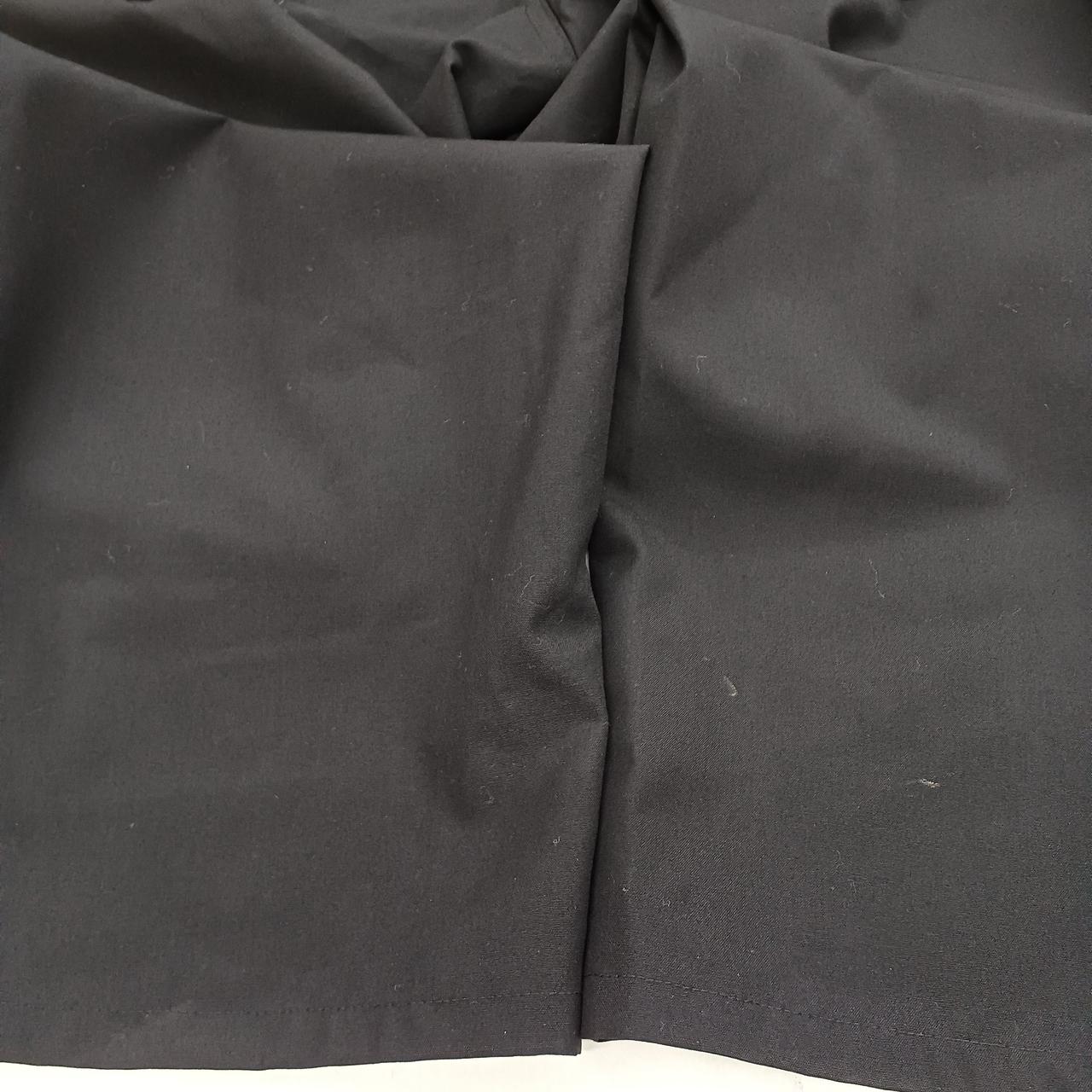 裾に白い汚れあり