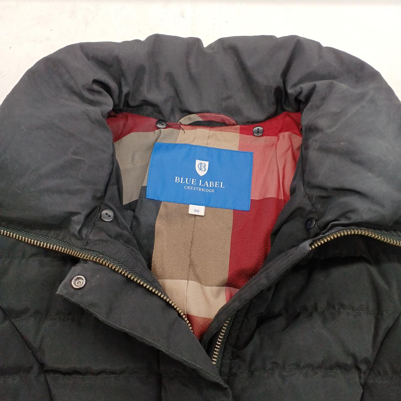 襟ぐりに汚れあり
ボタンの糸ほつれ