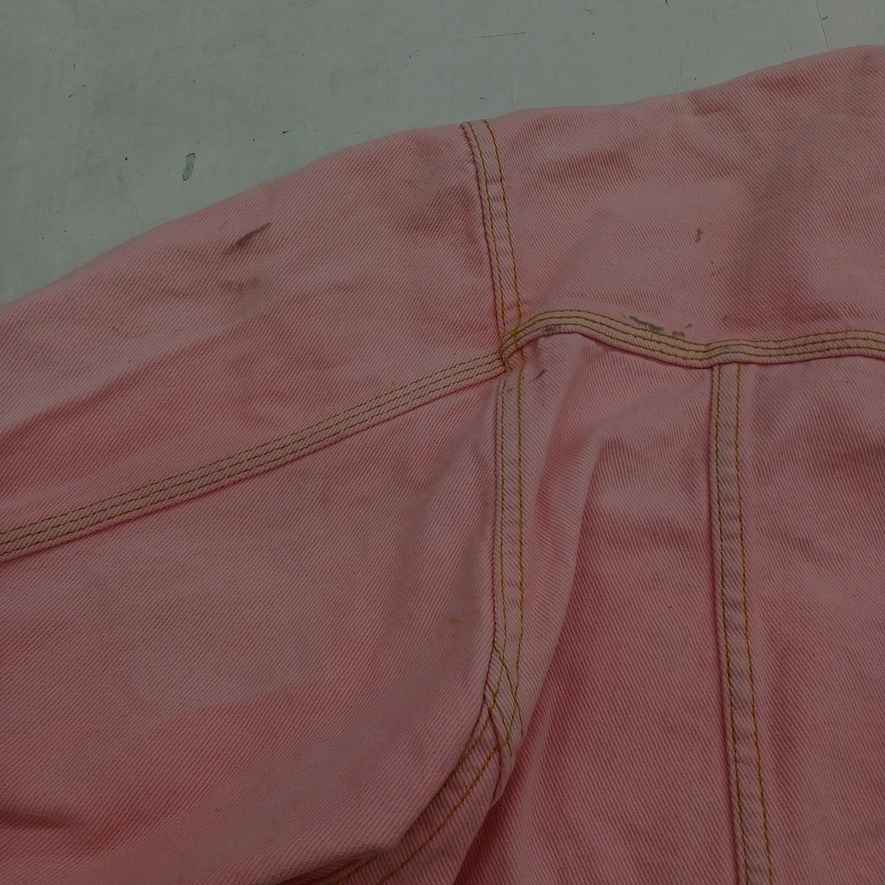 左肩後ろに汚れや色褪せあり