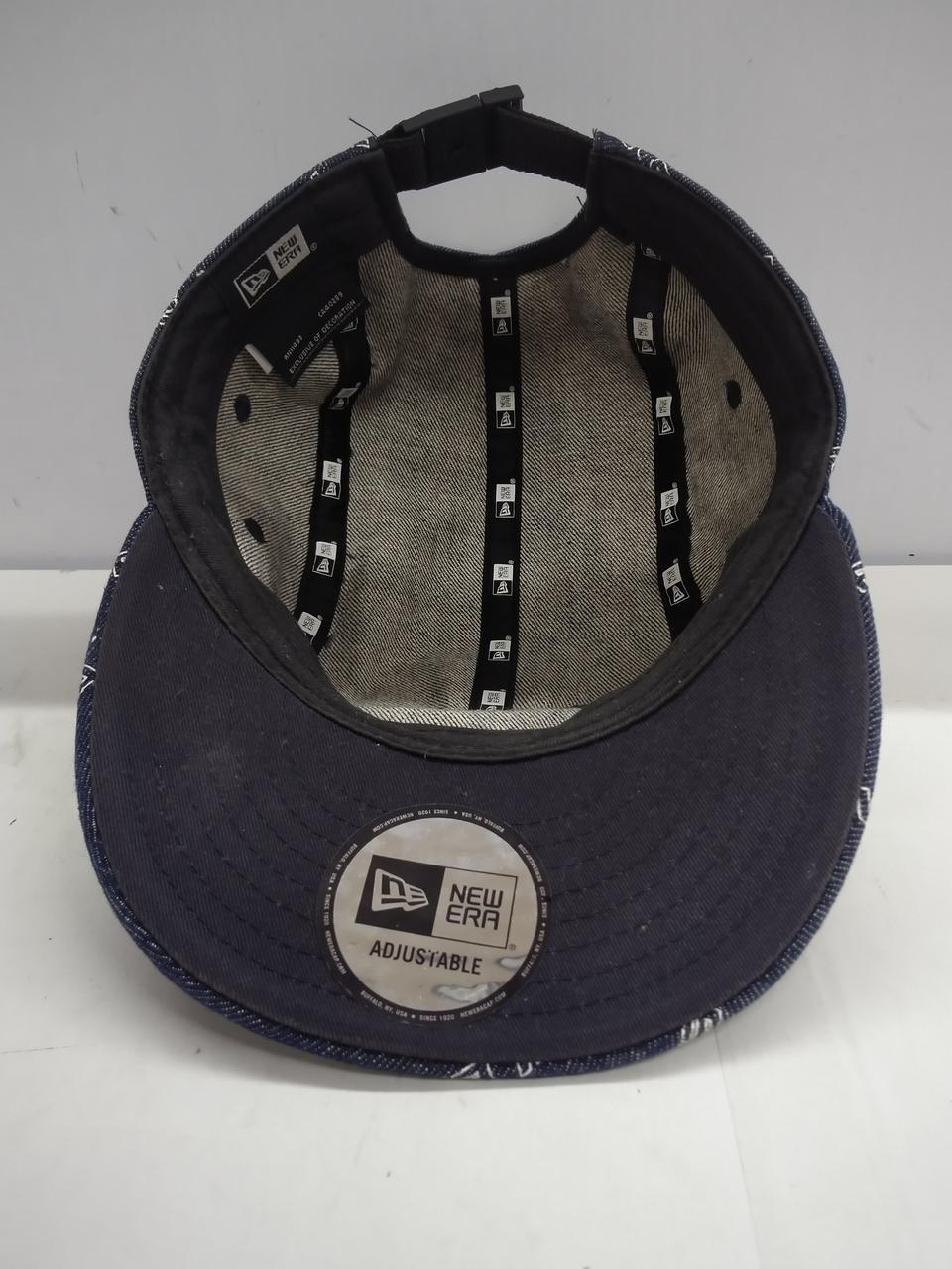 シミや汚れあり