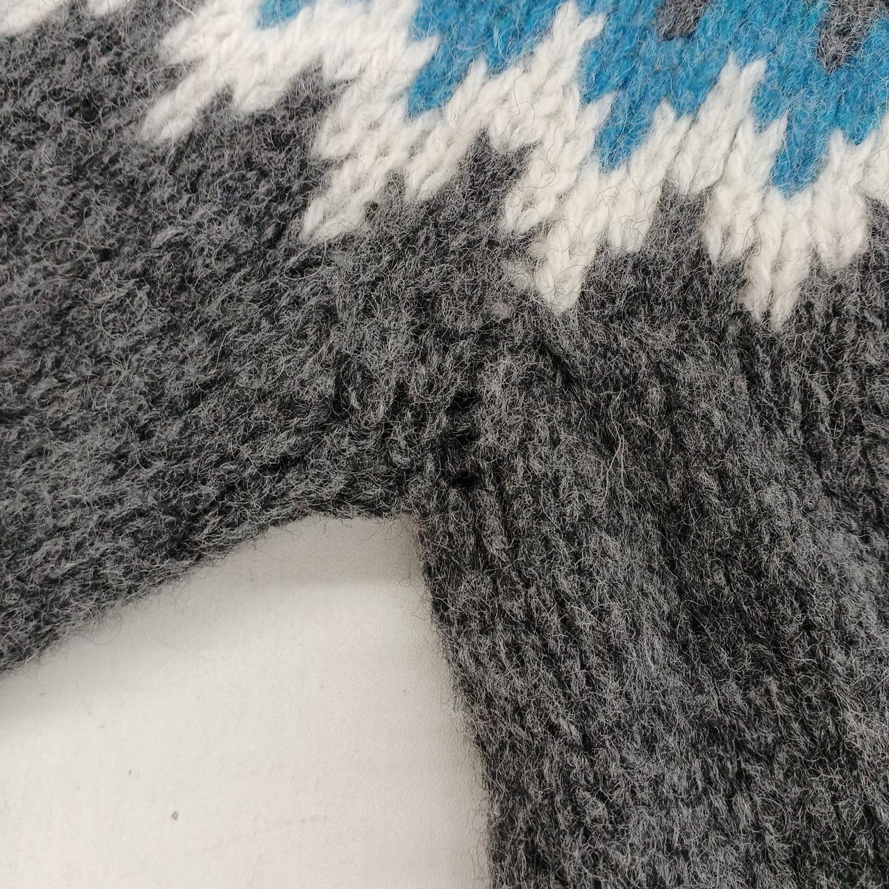 少し大きな穴があります。